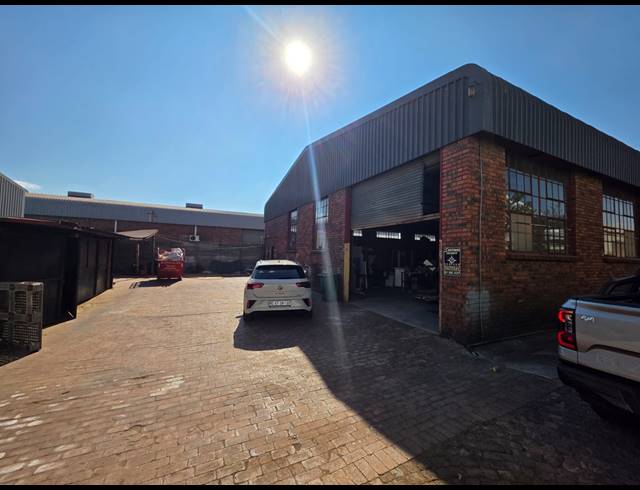 300M² WAREHOUSE TO LET IN ALRODE